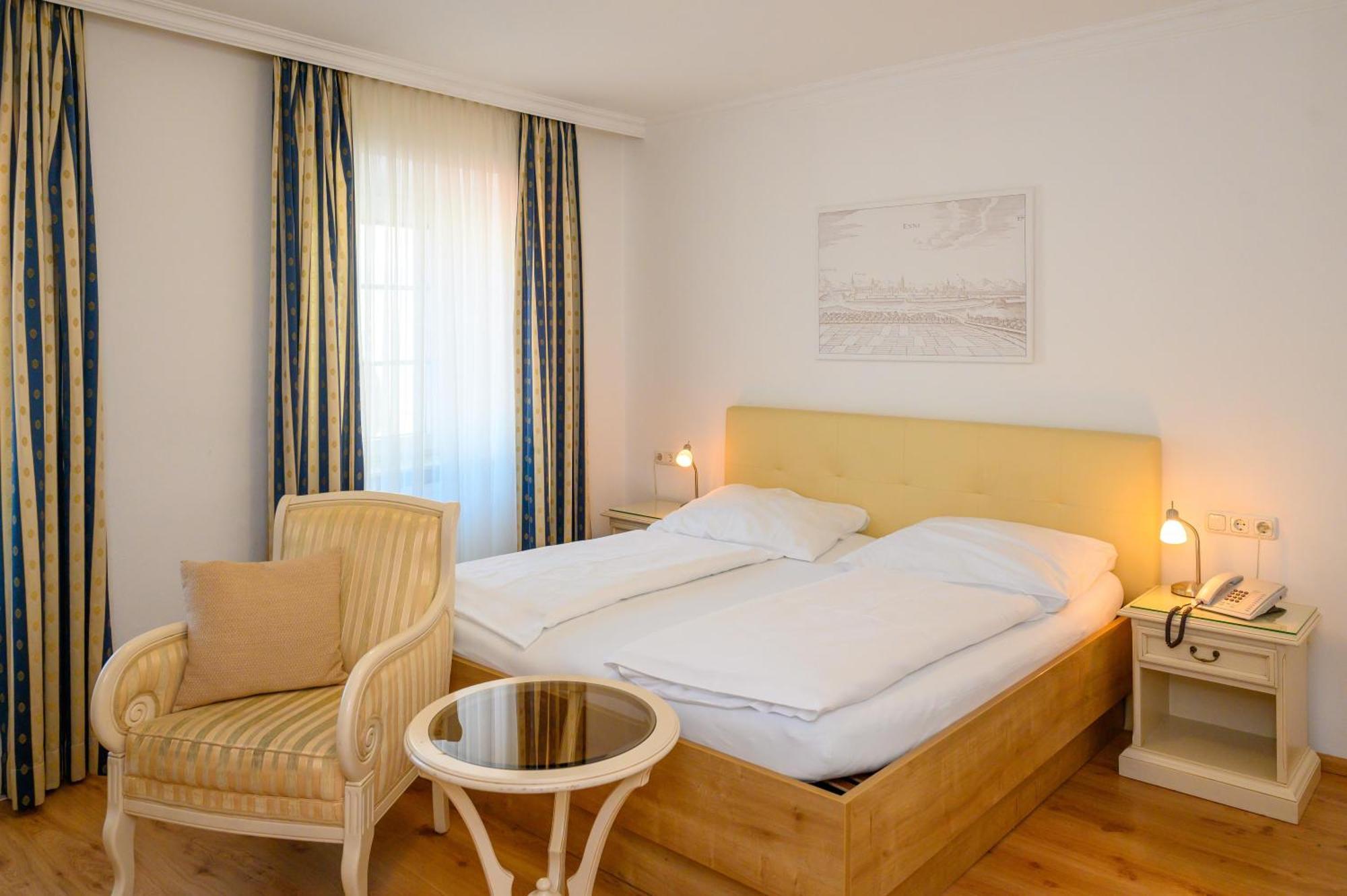 Appartement-Hotel Gh Zum Goldenen Schiff Enns Εξωτερικό φωτογραφία