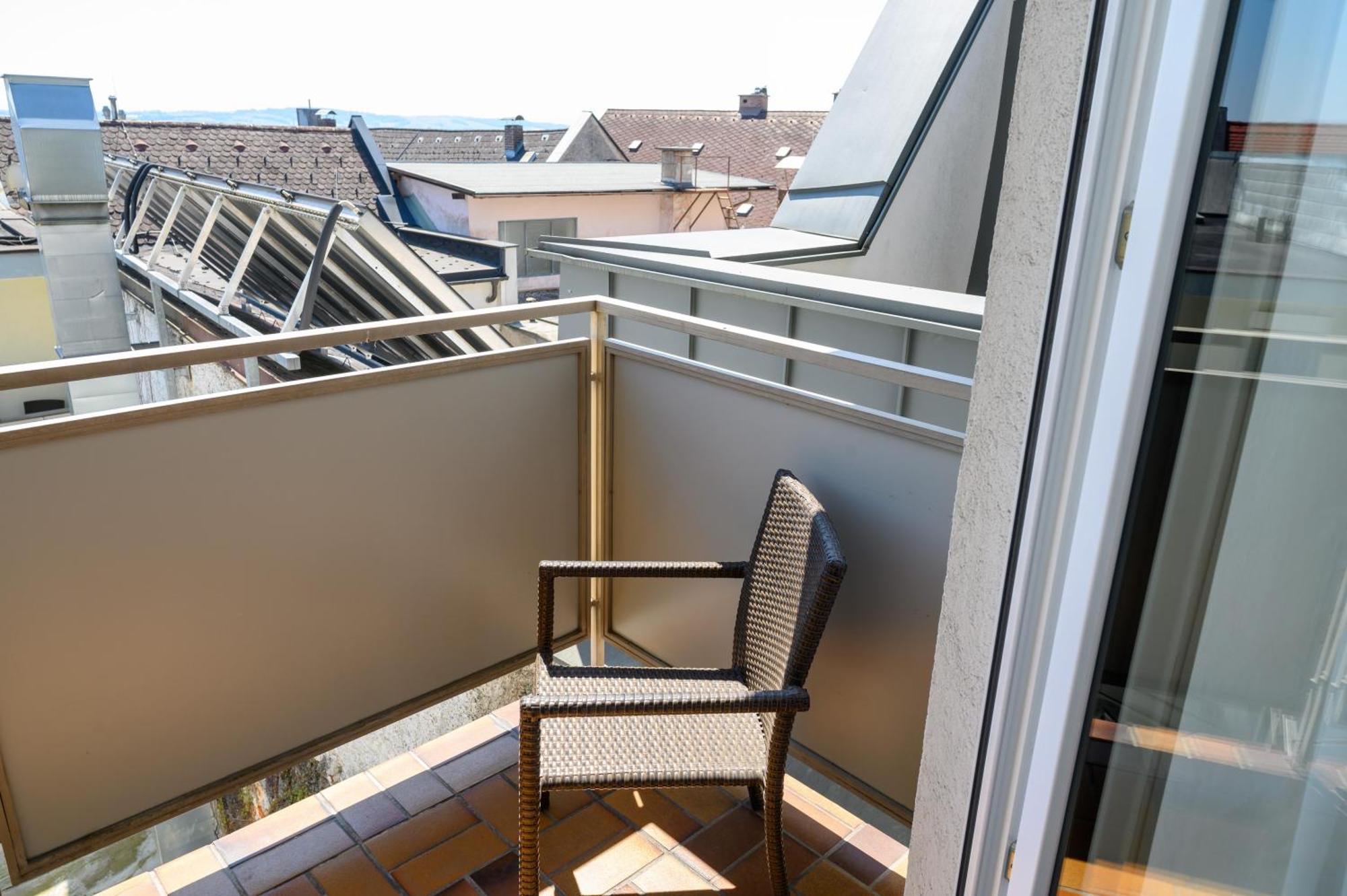 Appartement-Hotel Gh Zum Goldenen Schiff Enns Εξωτερικό φωτογραφία