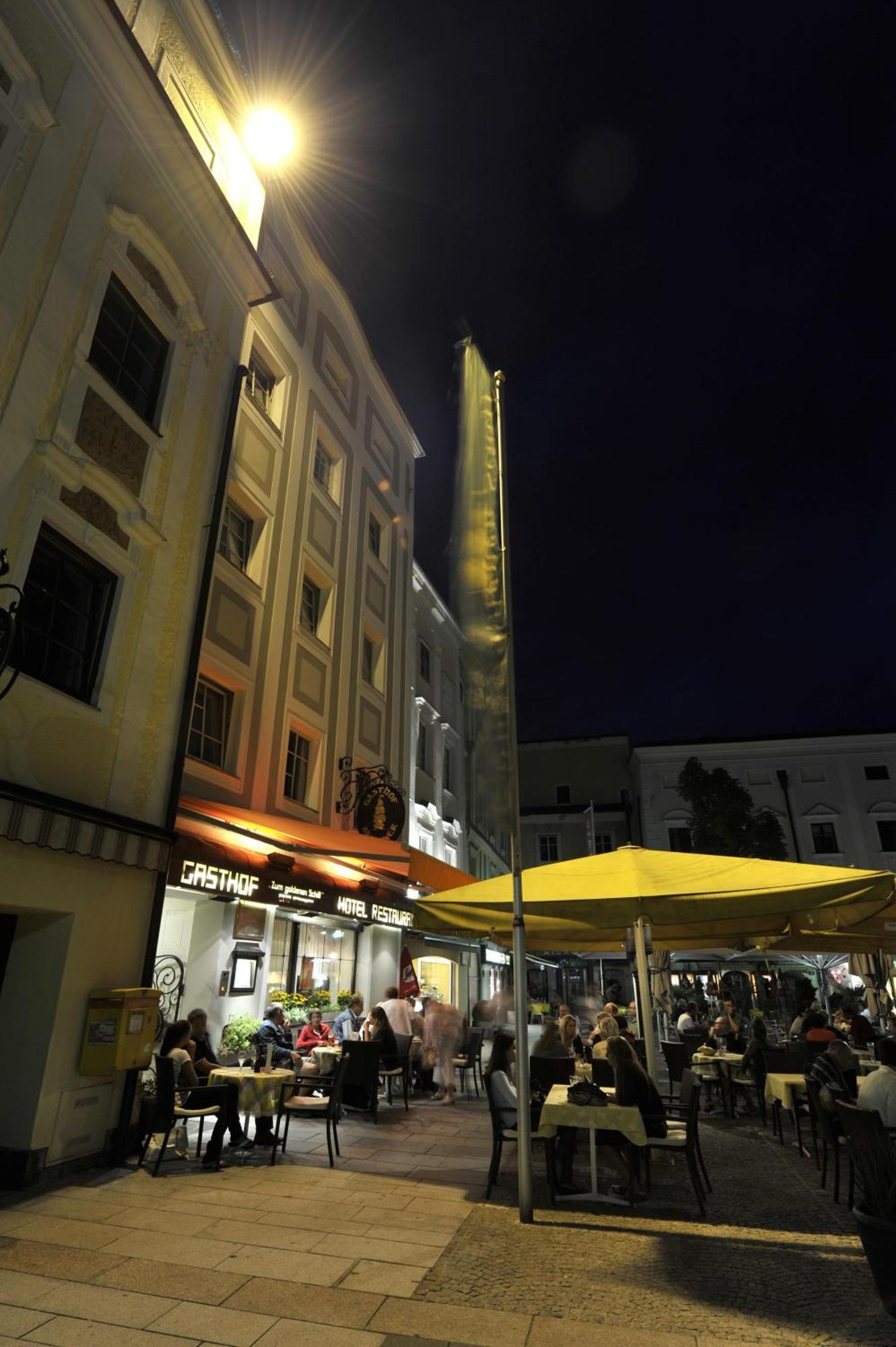 Appartement-Hotel Gh Zum Goldenen Schiff Enns Εξωτερικό φωτογραφία