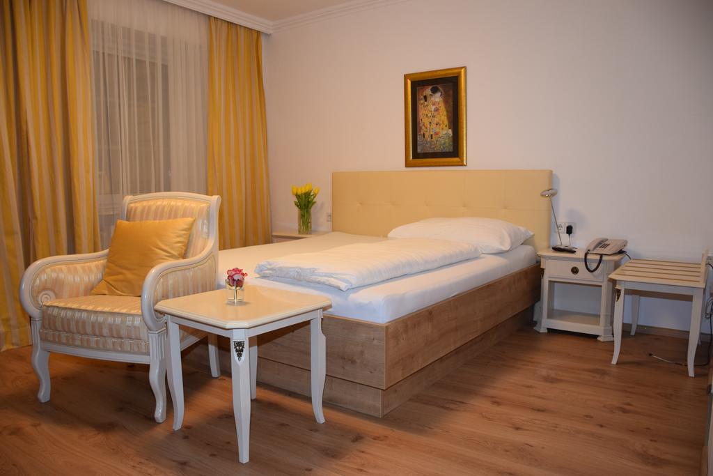 Appartement-Hotel Gh Zum Goldenen Schiff Enns Δωμάτιο φωτογραφία