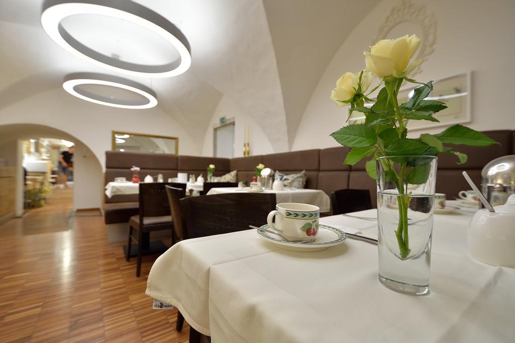 Appartement-Hotel Gh Zum Goldenen Schiff Enns Εξωτερικό φωτογραφία